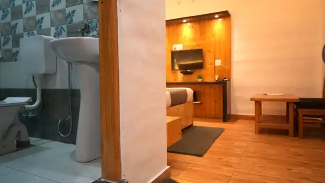  - HOTEL KARAN'S INN SWEETS & RESTAURANT