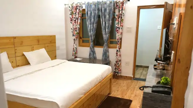  - HOTEL KARAN'S INN SWEETS & RESTAURANT