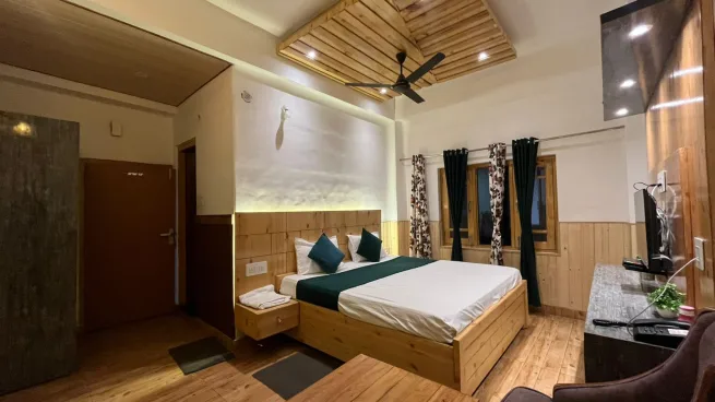  - HOTEL KARAN'S INN SWEETS & RESTAURANT