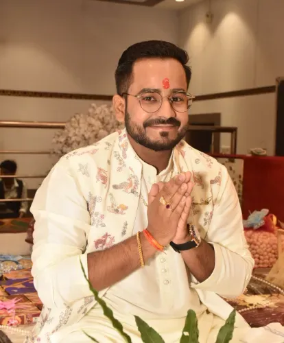 आयुष रावत (प्रबंधक)